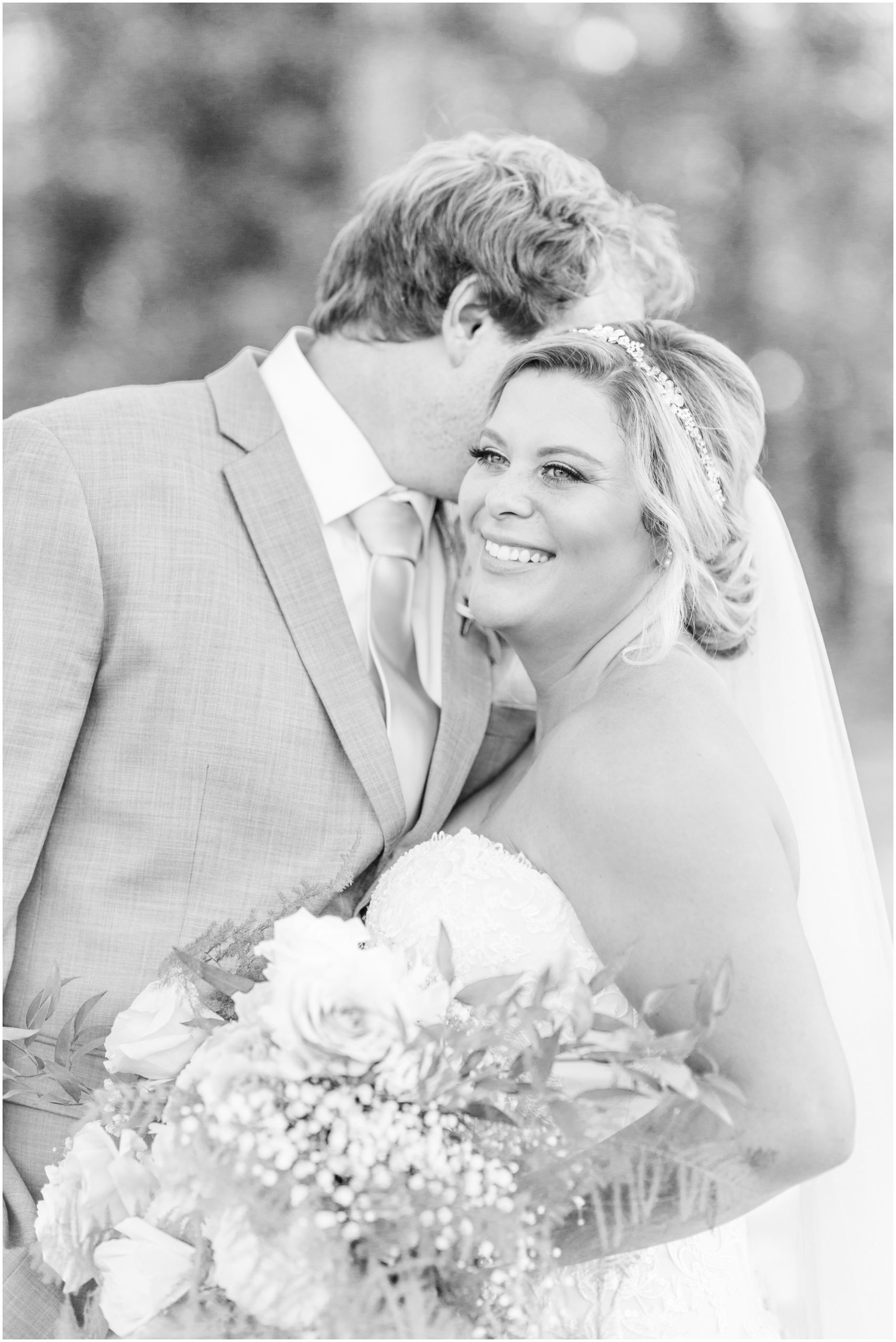 https://alyssa-rachelle.com/wp-content/uploads/sites/5743/2020/10/2020-06-Lindsey-Zac-Swartout-Wedding-at-Covey-Creek-with-Alyssa-Rachelle-Photography_0106-scaled.jpg