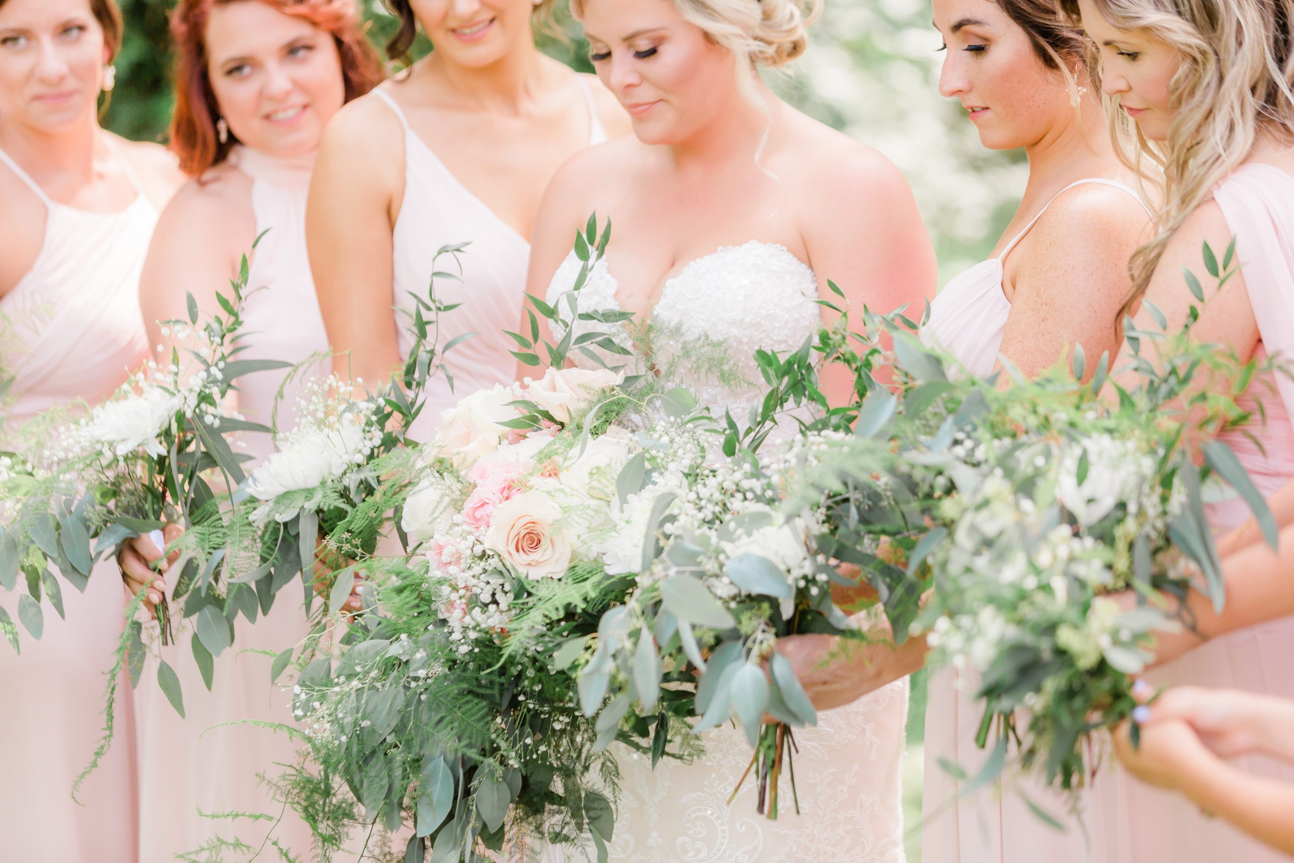Feeling a little overwhHere's the Ultimate Wedding Flowers Checklist for the Chattanooga Bride.