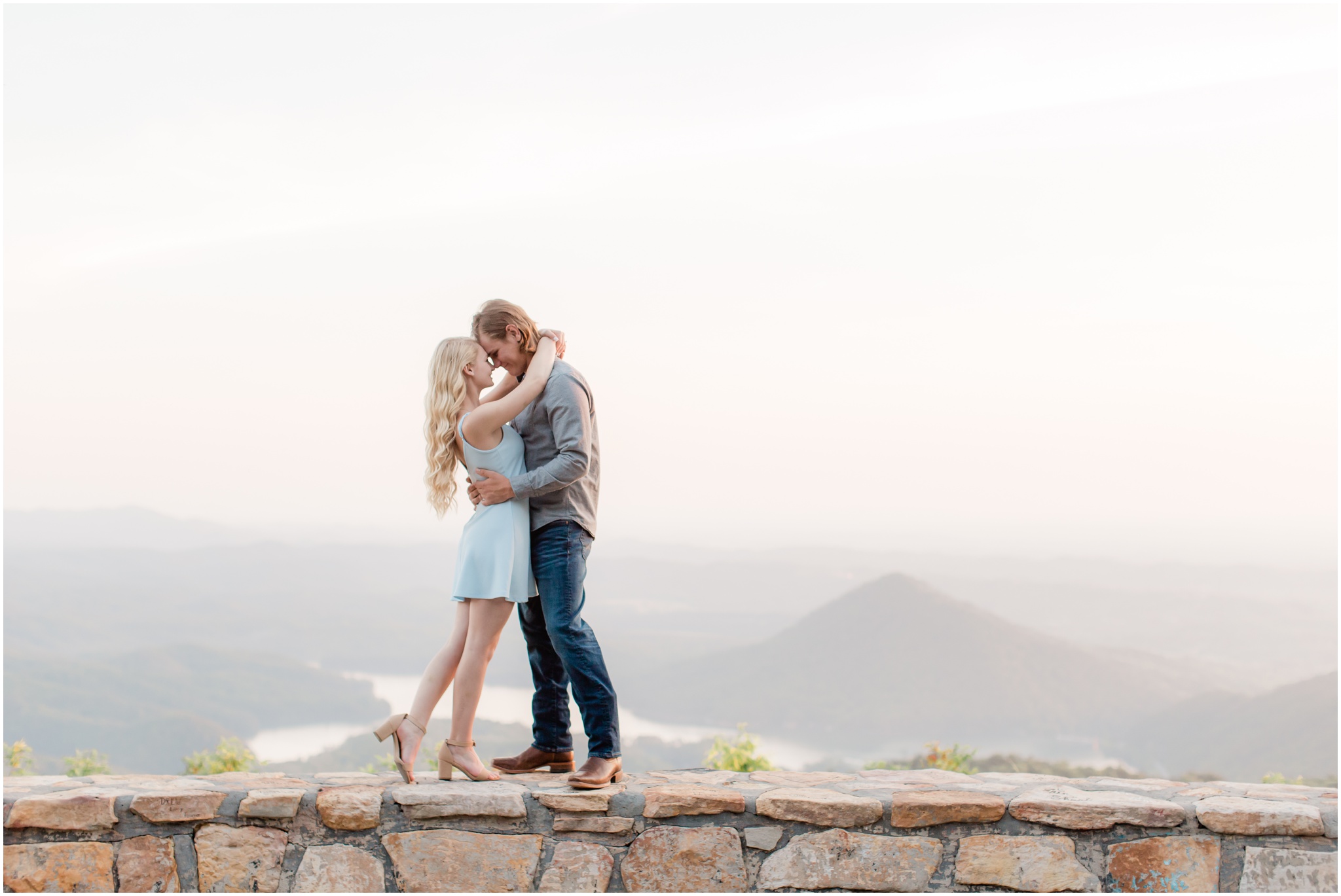 engagement photo poses  by chattanooga alyssa rachelle photography
