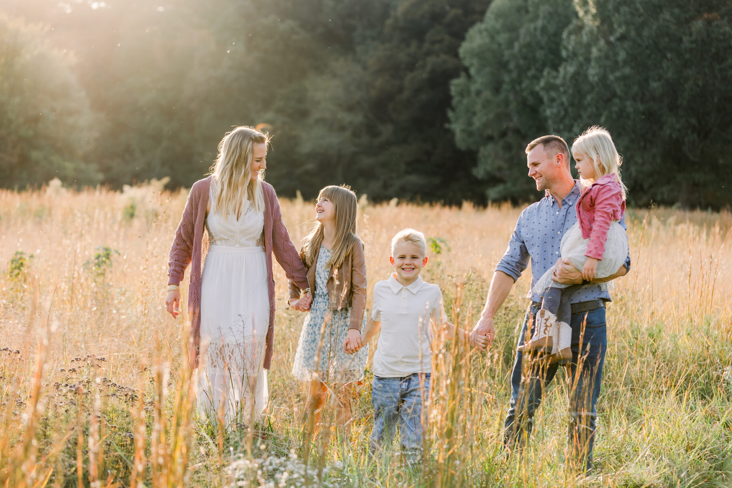 whimsical picutres by chattanooga family photographer alyssa rachelle photography